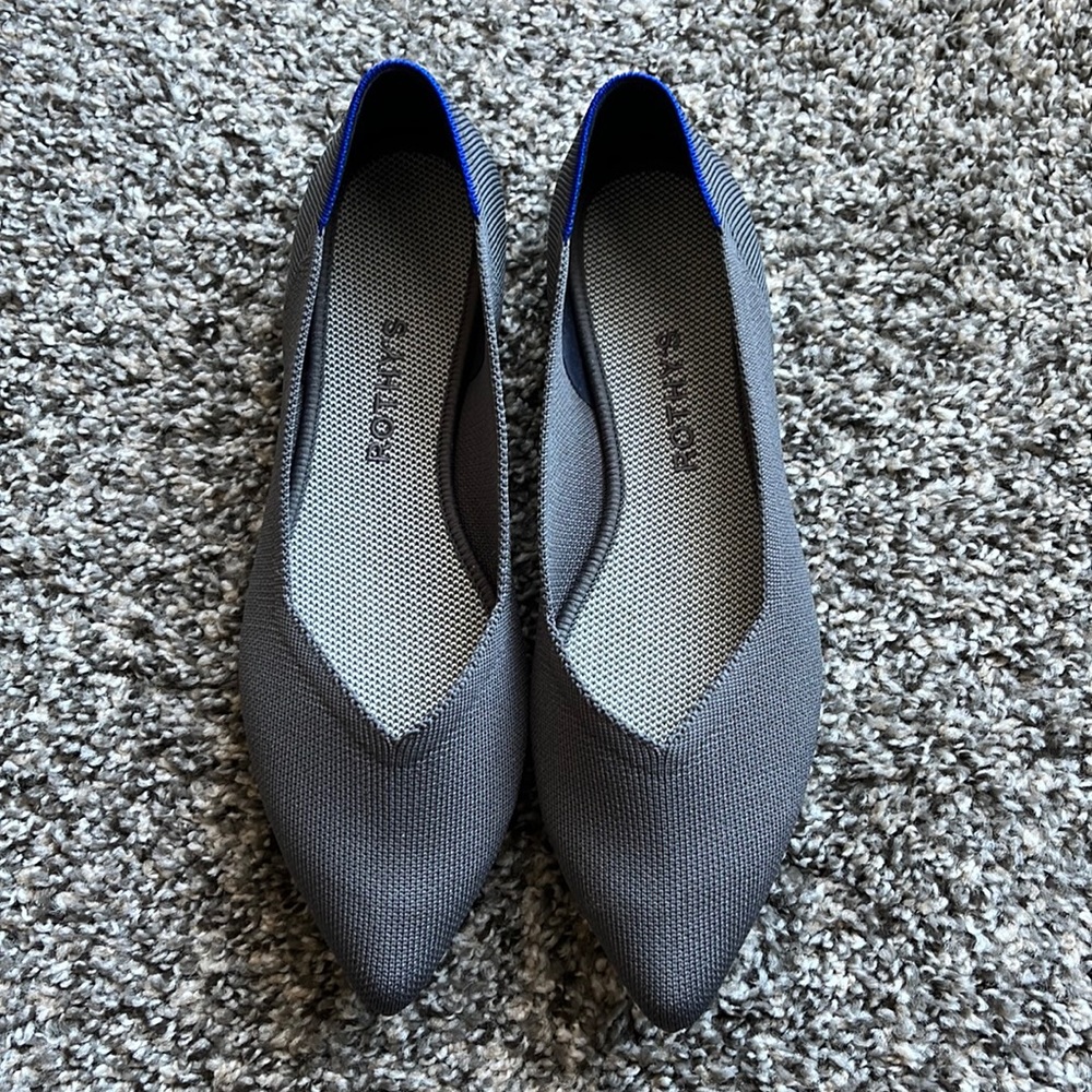 Rothy’s pebble grey pointed flats